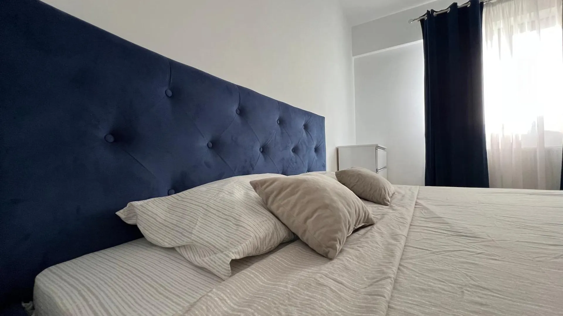 Lakeside Oasis Apartment Bucharest